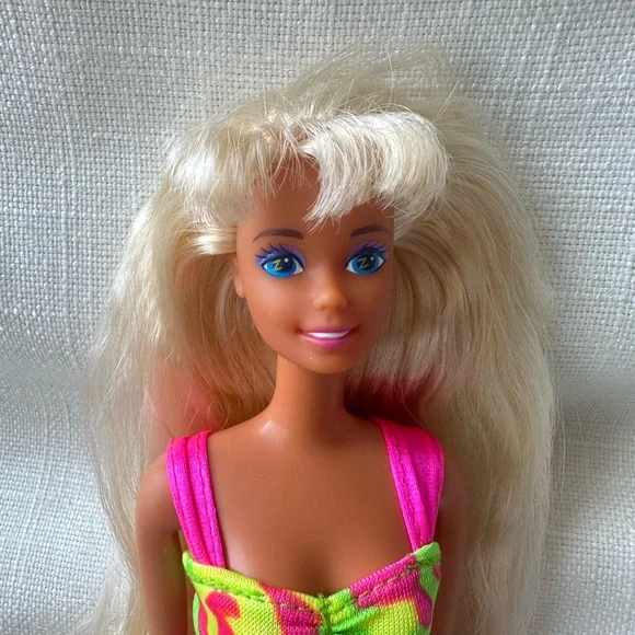 Hawaiian fun barbie - Picture 3 of 5
